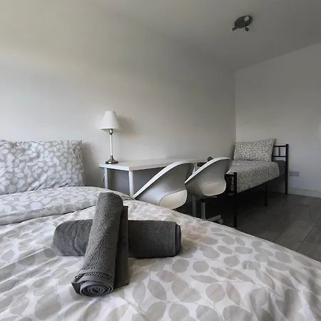 Full Equiped Rooms, Tooting Broadway Station Londres Extérieur photo