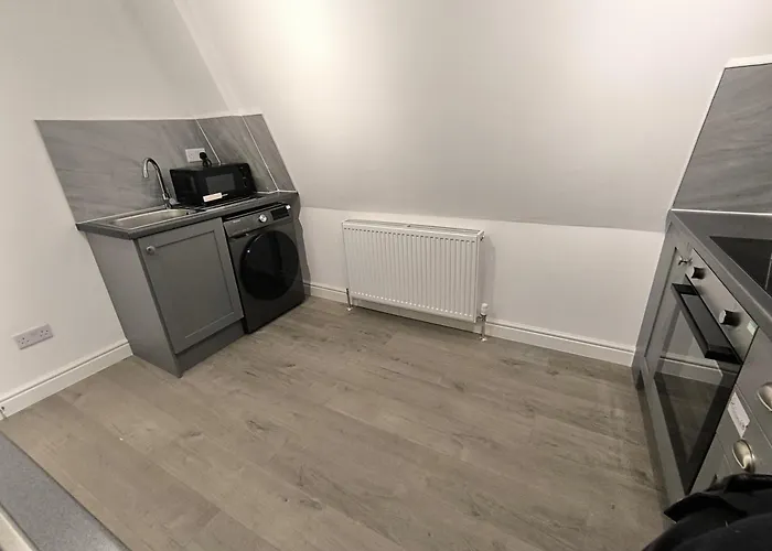 Full Equiped Rooms, Tooting Broadway Station