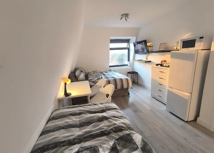 Full Equiped Rooms, Tooting Broadway Station